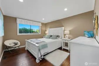 Secondary bedroom - upstairs