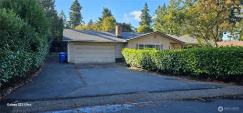 Large driveway RV Parking