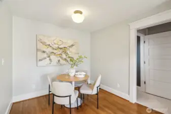 eating nook off kitchen