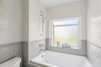 upstairs full bath off hallway