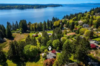 Minutes to downtown Gig Harbor, beaches, boat ramps, trails