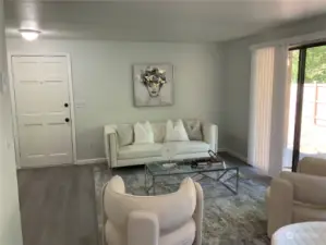 Livingroom (staging has been removed)