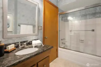 Primary Suite Bathroom 3/4