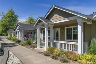 Welcome home to this cute single level condo!
