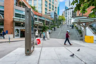 Just steps from the south building to Whole Foods and south lake union