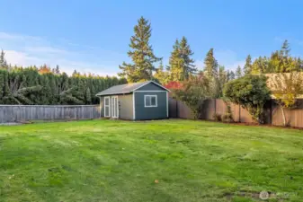 Nice little shop with power & heat.