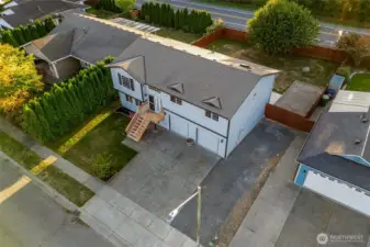 Minutes from excellent schools, shopping, dining, Costco, I-5, and Hwy 9, this home combines quiet, neighborhood charm with convenient access to everything you need.