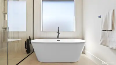 Soaking tub in primary
