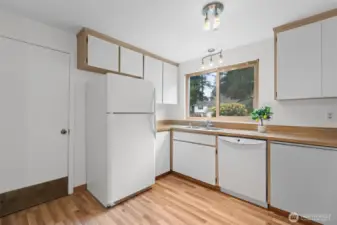 All appliances stay!