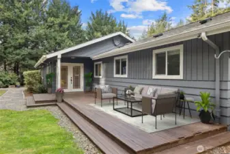 Outdoor entertaining deck - virtually staged