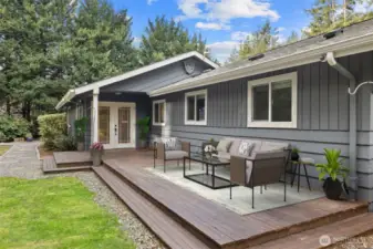 Outdoor entertaining deck - virtually staged