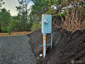 Sewer, water, and 200-amp power service make this property ready to build a home without having to upgrade the power!