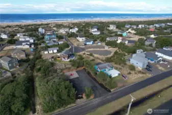 Imagine camping or living so very close to the ocean....