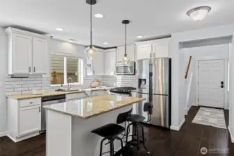 Open updated kitchen - a chefs dream.