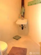 ATTACHED PRIMARY HALF BATH!