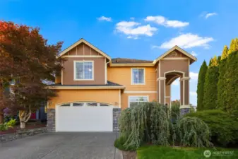 Welcome to this amazing craftsman home in Kent!