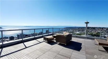 Rooftop deck
