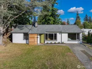 This home checks all the boxes—location, updates, and lifestyle in Mountlake Terrace.