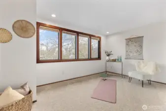 Large loft space for office den