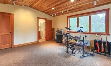upper floor studio guest house