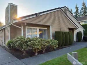 Clubhouse with entertaining room, exercise room, 2 bathrooms, pool and spa.