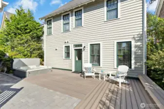 Beachside living made better - unwind on your patio.....hot tub, anyone?