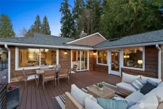 Large wrap-around deck