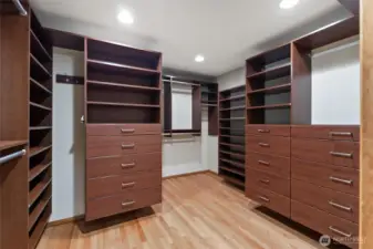 Primary suite walk-in closet