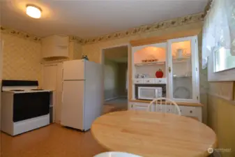 Kitchen/Dining Area