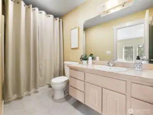 Junior Suite full bath