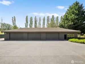 4,830 sq. ft. shop
