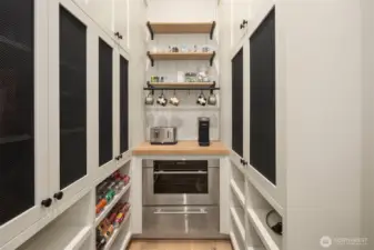 Walk in pantry off the kitchen