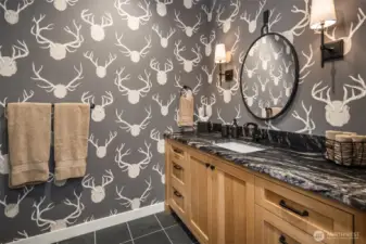 bathroom off Jr Suite