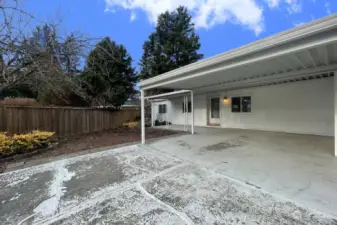 Your Future Home Awaits – The charming front of this home welcomes you to a place that could soon be yours. With its inviting exterior and thoughtful design, it’s ready to become your perfect sanctuary.