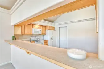 Eat in kitchen bar area