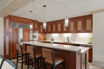 A large island for entertaining guests!