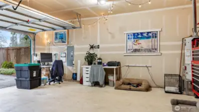 Fully furnished garage is being used as an office right now.