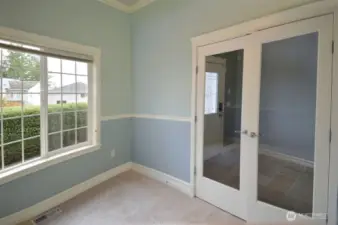 Den/Office w/Class French Door