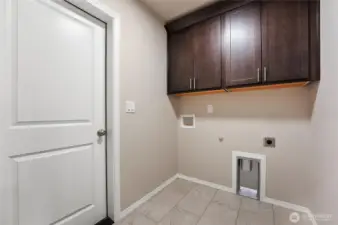 All images used are for illustrative purposes. In some cases it may not be possible to show photographs of the exact property, and we will utilize previous show home photography or photograph of another similar property. Images are for guidance only and may not necessarily represent a true and accurate depiction of the condition of property.