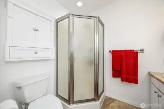 Primary 3/4 bath
