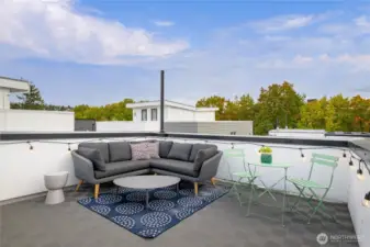 Roof top deck with gas available