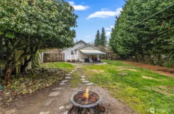 Large Level Lot for Out of Doors Living & Entertaining~Grill it & They will Come