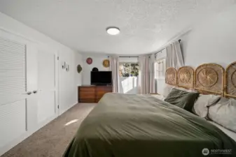 Large closet space and plenty of design possibilities