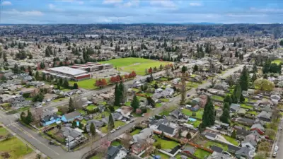 The Puyallup Valley is still a much sought after area providing access to schools, dining, shops, parks, Farmer's Market and the Washington Sate Fair! Welcome home!