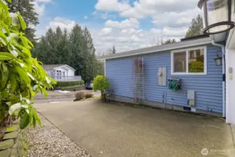 Large driveway.