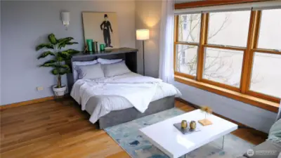 The bed does indeed fold up and can convey.