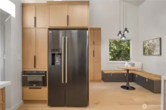 New drawer microwave & refrigerator