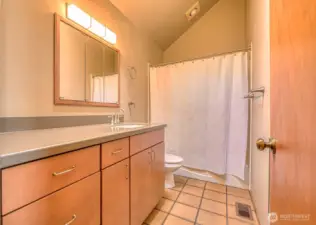Full bath upper floor
