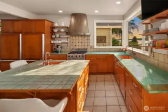 Many people can be in this great kitchen.