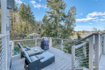 Lower Cottage deck